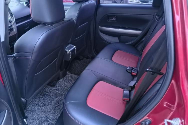 Used Haval H1 2017 Red-Label 1.5L AMT Luxury Model Interior 5
