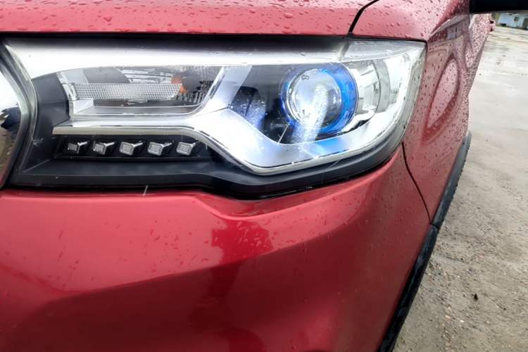 Used Haval H1 2017 Blue-Label 1.5L AMT Luxury Model Left Front Headlight