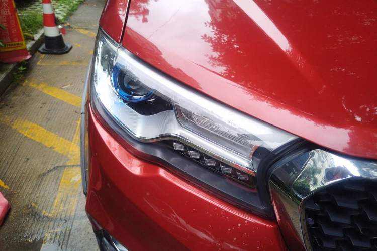 Used Haval H1 2017 Blue-Label 1.5L AMT Luxury Model Right Front Headlight