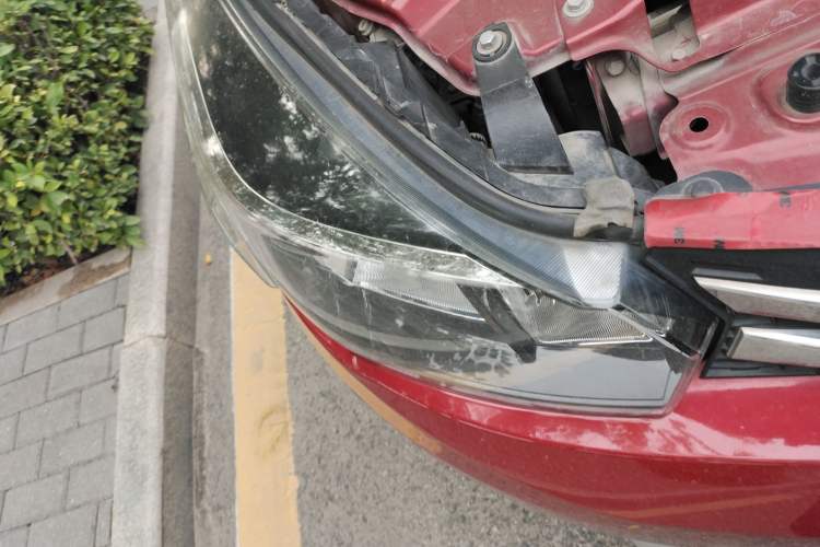 Used Haval H1 2017 Red Label 1.5L Manual Luxury Model Right Front Headlight