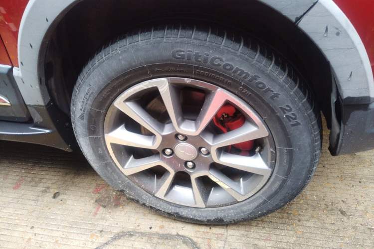 Used Haval H1 2017 Blue-Label 1.5L AMT Luxury Model Right Front Wheel Hub
