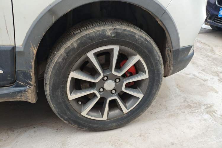 Used Haval H1 2017 Blue-Label 1.5L AMT Luxury Model Right Front Wheel Hub