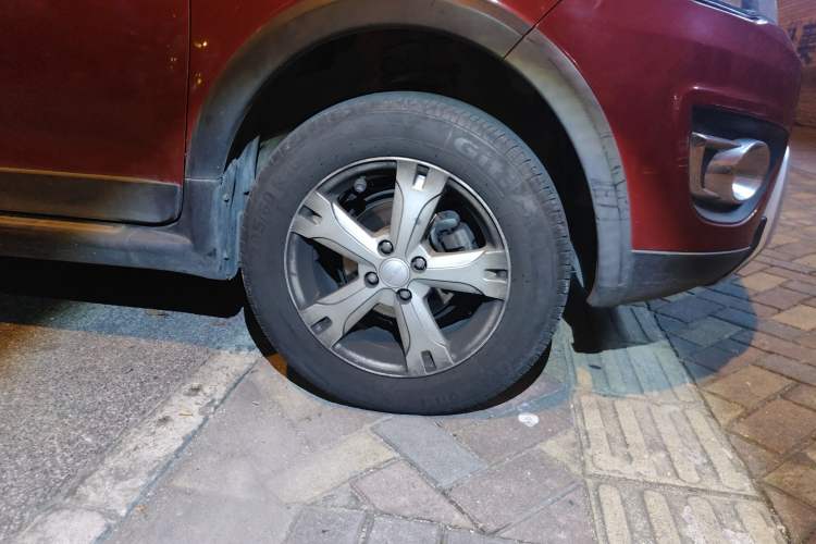 Used Haval H1 2017 Red-Label 1.5L AMT Comfort Model Right Front Wheel Hub
