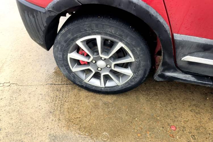 Used Haval H1 2017 Blue-Label 1.5L AMT Luxury Model Right Rear Wheel Hub