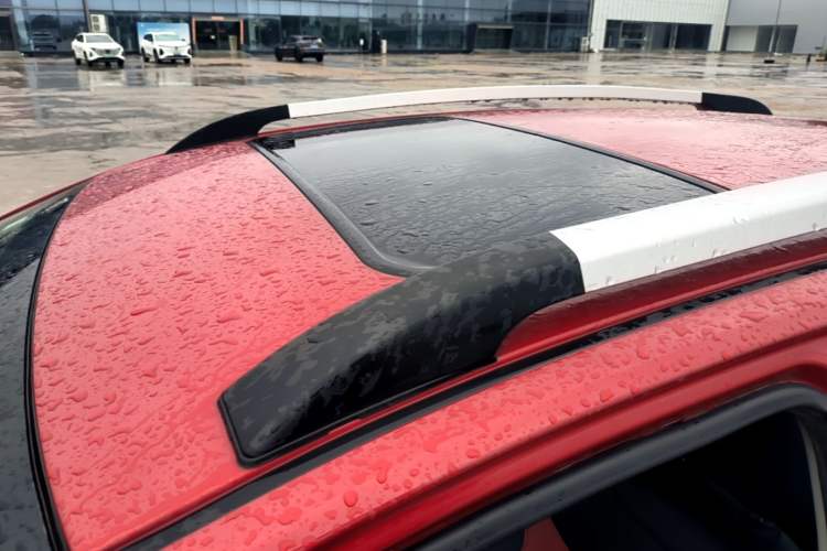 Used Haval H1 2017 Blue-Label 1.5L AMT Luxury Model Roof