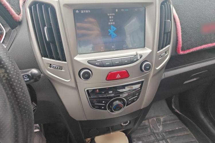 Used Haval H1 2017 Red-Label 1.5L AMT Luxury Model Audio And AC Panel