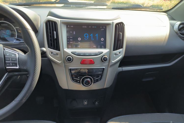 Used Haval H1 2017 Red-Label 1.5L Manual Comfort Model Audio And AC Panel