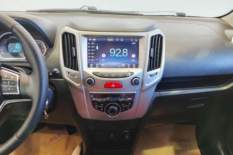 Used Haval H1 2017 Red-Label 1.5L AMT Luxury Model Audio And AC Panel