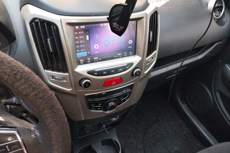 Used Haval H1 2017 Red-Label 1.5L AMT Comfort Model Audio And AC Panel