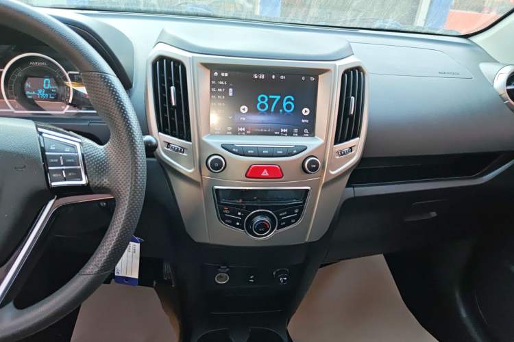Used Haval H1 2017 Red-Label 1.5L AMT Comfort Model Audio And AC Panel