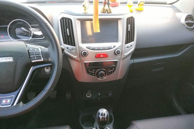 Used Haval H1 2017 Red Label 1.5L Manual Luxury Model Audio And AC Panel