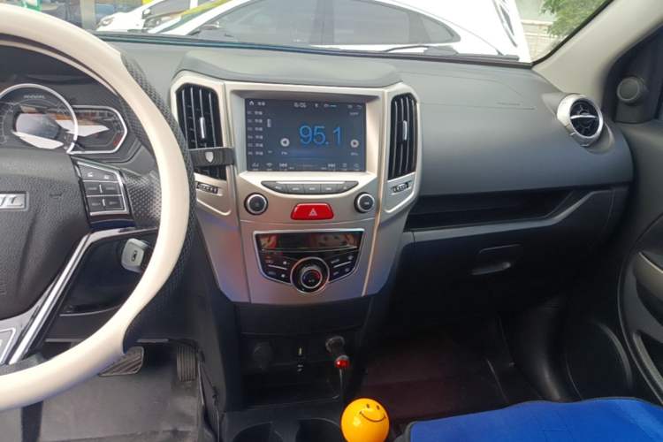 Used Haval H1 2017 Red-Label 1.5L AMT Comfort Model Audio And AC Panel