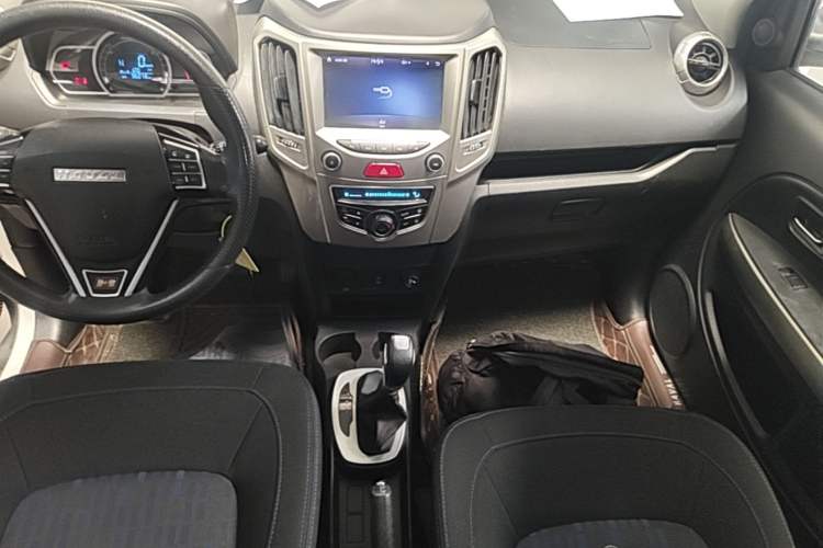 Used Haval H1 2017 Red-Label 1.5L AMT Comfort Model Audio And AC Panel