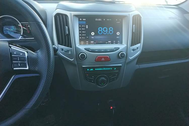 Used Haval H1 2017 Red-Label 1.5L AMT Comfort Model Audio And AC Panel