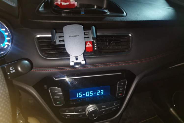 Used Haval H1 2017 Blue Label 1.5L AMT Standard Model Audio And AC Panel