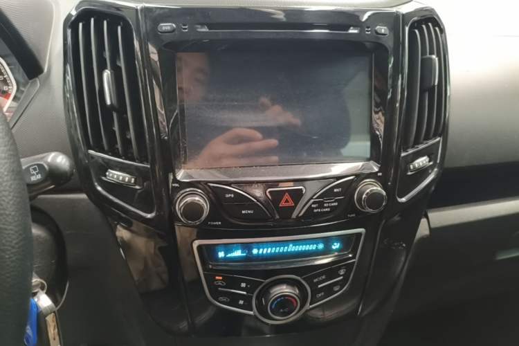Used Haval H1 2017 Red Label 1.5L Manual Standard Model Audio And AC Panel