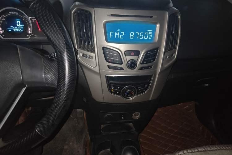 Used Haval H1 2017 Red Label 1.5L Manual Standard Model Audio And AC Panel