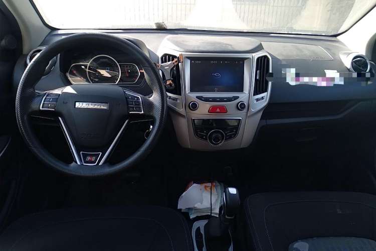 Used Haval H1 2017 Red-Label 1.5L AMT Comfort Model Center Console