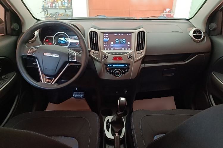 Used Haval H1 2017 Red-Label 1.5L AMT Comfort Model Center Console