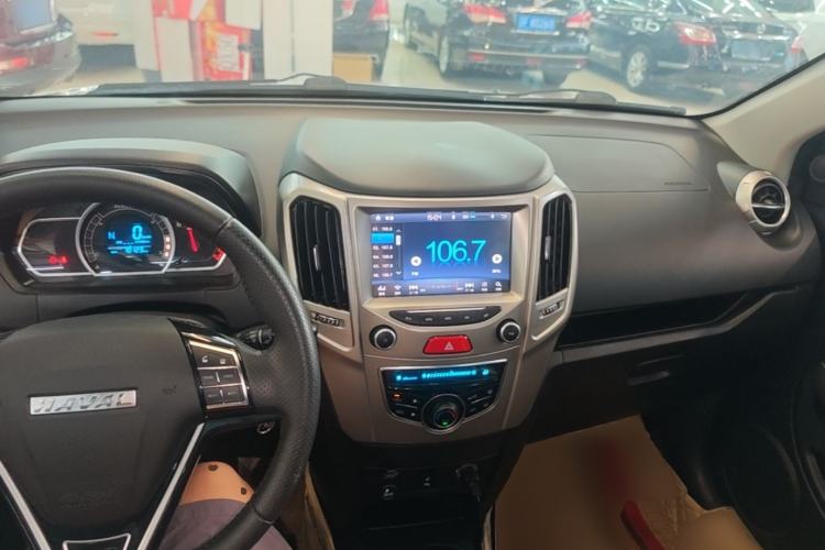 Used Haval H1 2017 Red-Label 1.5L AMT Luxury Model Center Console