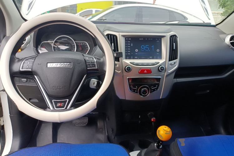 Used Haval H1 2017 Red-Label 1.5L AMT Comfort Model Center Console