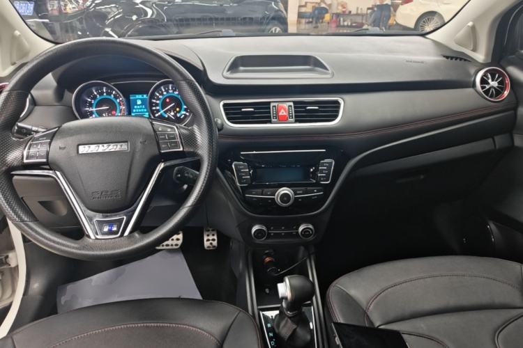 Used Haval H1 2017 Blue Label 1.5L AMT Standard Model Center Console