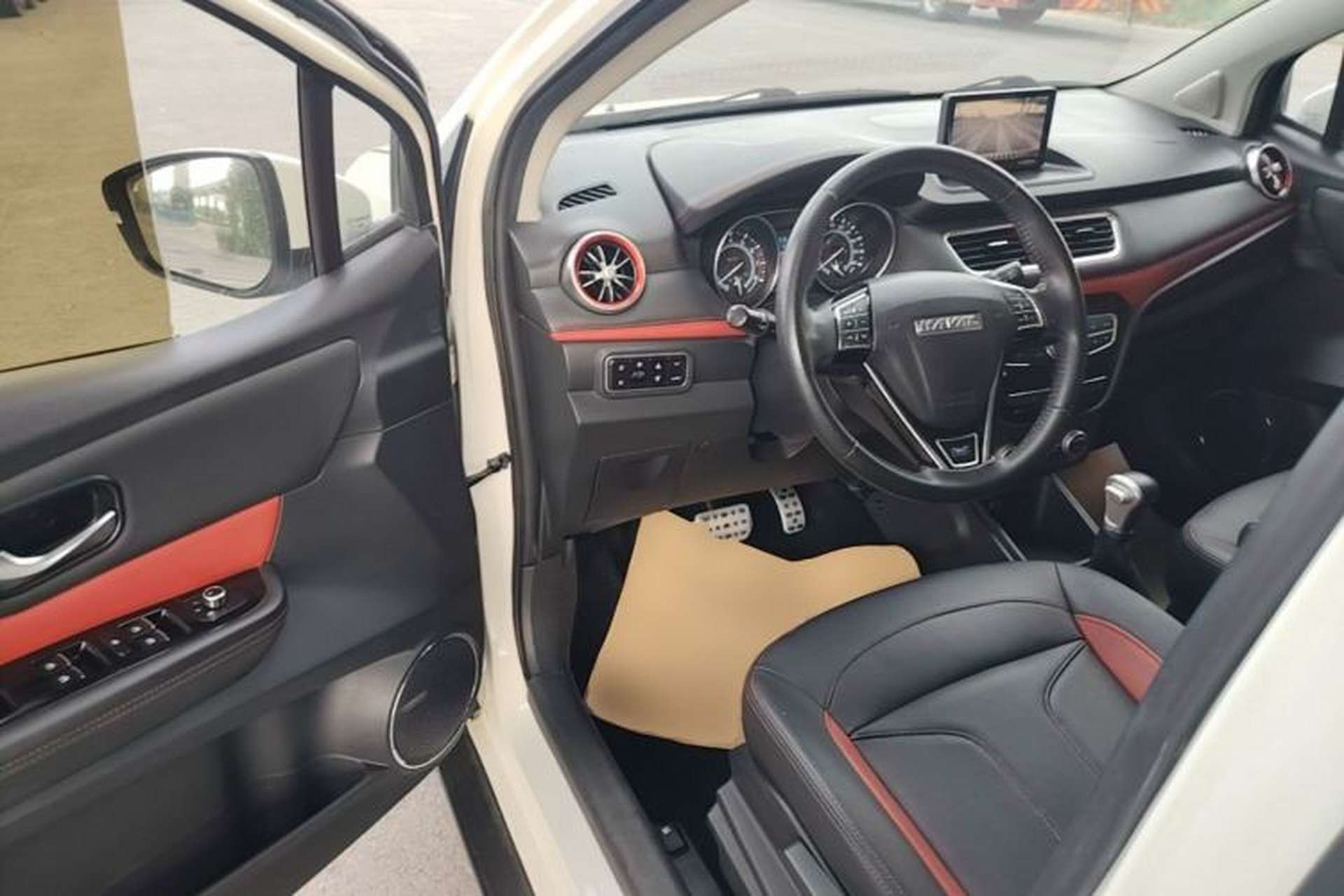 Used Haval H1 2017 Blue-Label 1.5L AMT Luxury Model Driver Seat