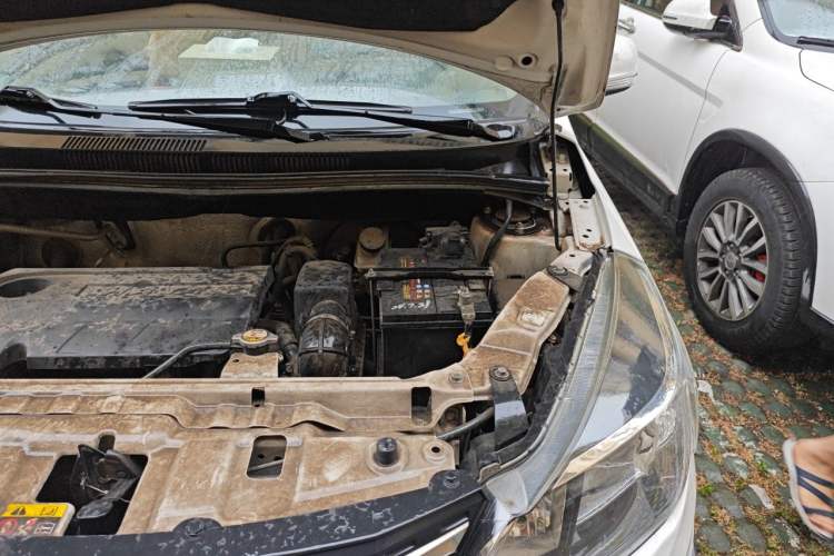 Used Haval H1 2017 Red-Label 1.5L AMT Luxury Model Engine Bay Left