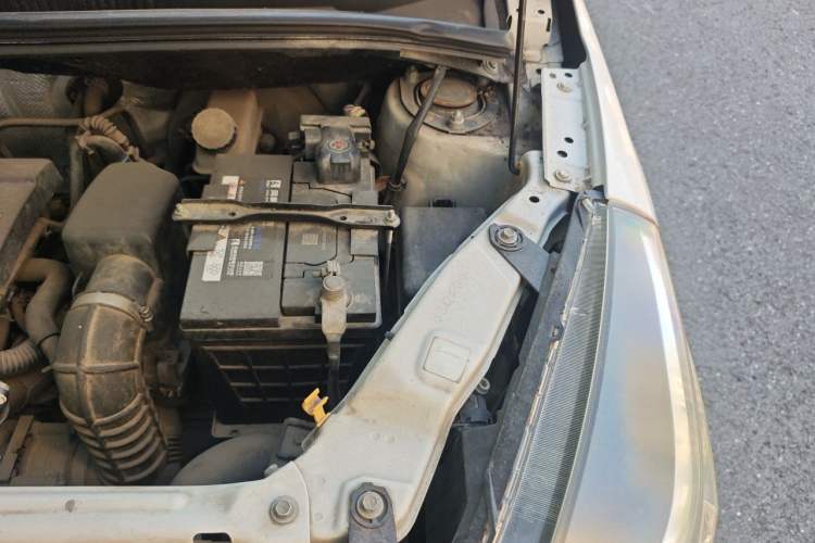 Used Haval H1 2017 Red-Label 1.5L AMT Luxury Model Engine Bay Left