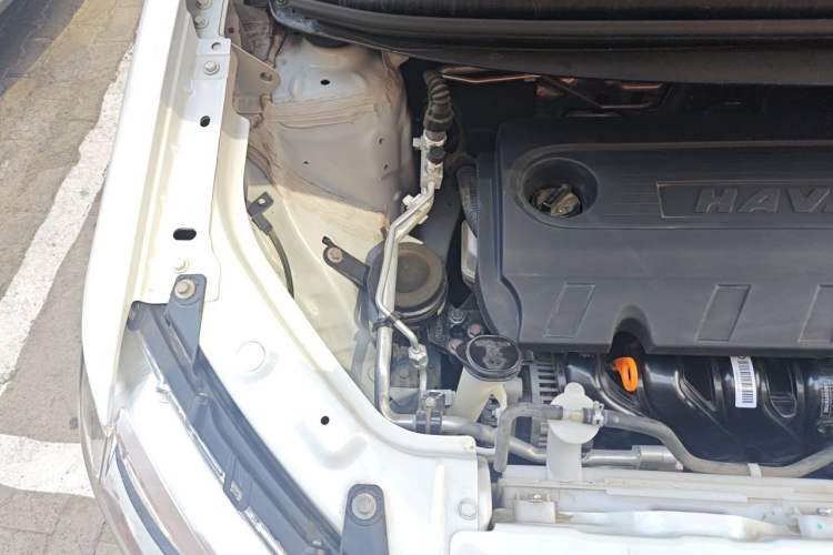 Used Haval H1 2017 Blue-Label 1.5L AMT Luxury Model Engine Bay Right
