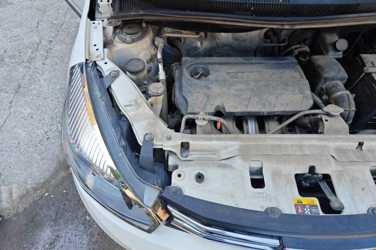Used Haval H1 2017 Red-Label 1.5L AMT Luxury Model Engine Bay Right
