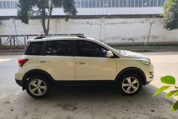 Used Haval H1 2017 Red-Label 1.5L AMT Comfort Model Exterior 2