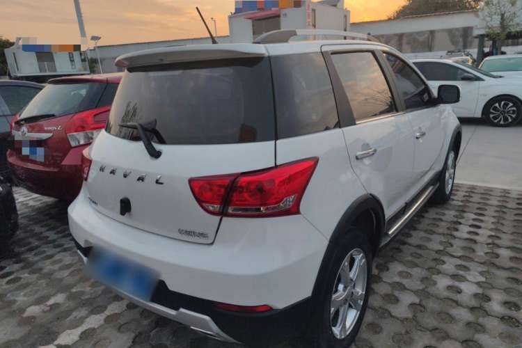 Used Haval H1 2017 Red-Label 1.5L AMT Comfort Model Exterior 3