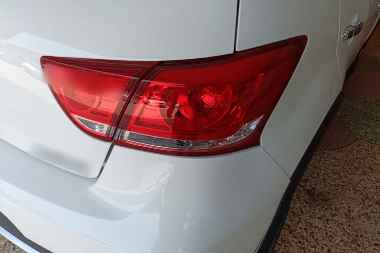 Used Haval H1 2017 Red-Label 1.5L AMT Comfort Model Exterior 3