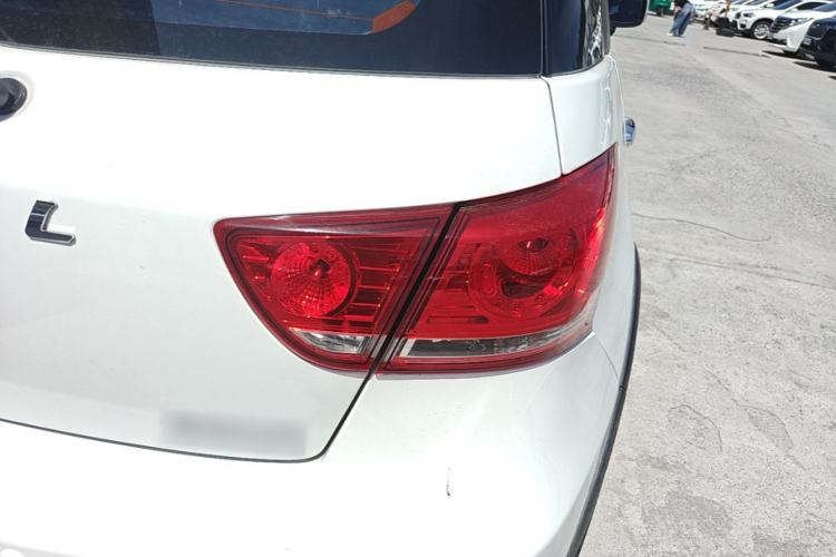 Used Haval H1 2017 Red-Label 1.5L AMT Luxury Model Exterior 3