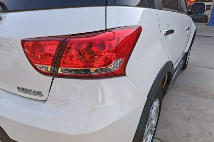 Used Haval H1 2017 Red-Label 1.5L AMT Comfort Model Exterior 3