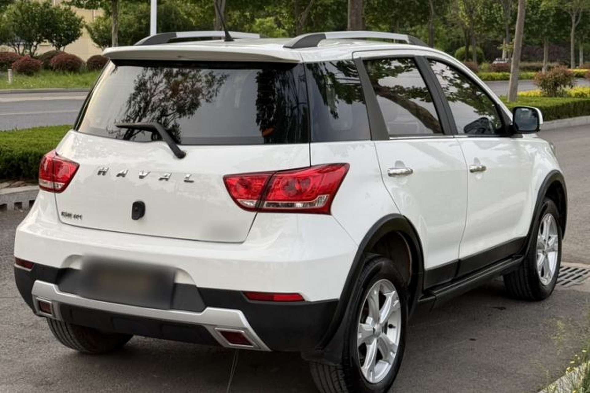 Used Haval H1 2017 Red-Label 1.5L Manual Comfort Model Exterior 4