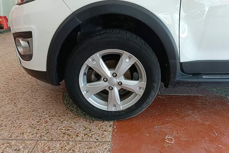 Used Haval H1 2017 Red-Label 1.5L AMT Comfort Model Exterior 4