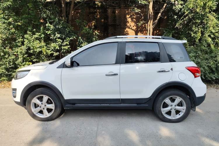 Used Haval H1 2017 Red-Label 1.5L AMT Comfort Model Exterior 5