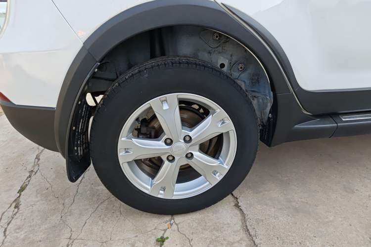 Used Haval H1 2017 Red-Label 1.5L AMT Comfort Model Exterior 5