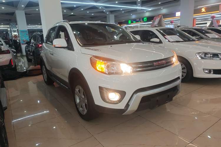 Used Haval H1 2017 Red-Label 1.5L AMT Luxury Model Front Right 45 Deg
