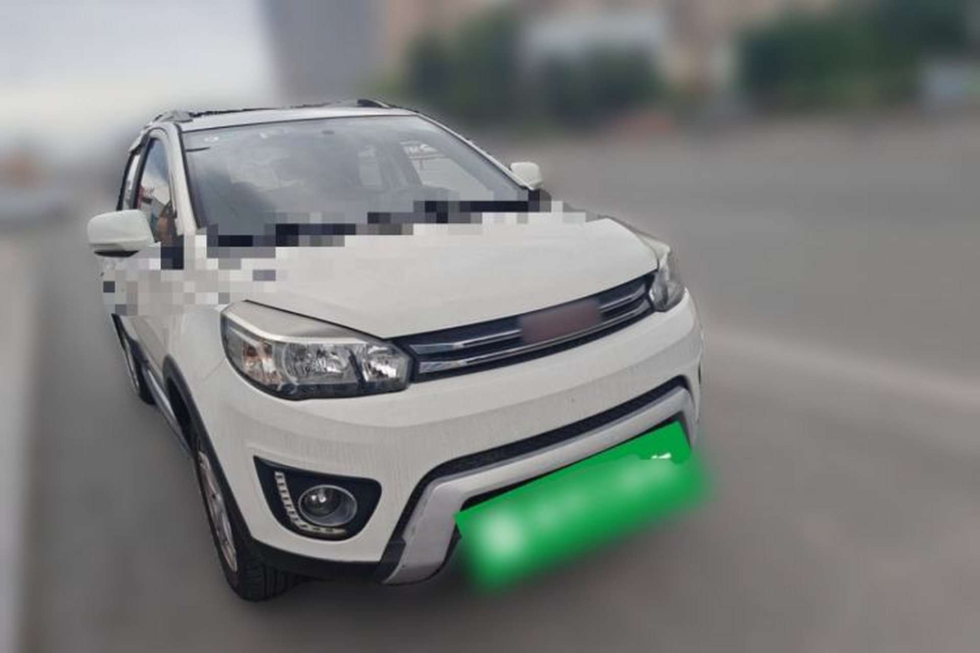 Used Haval H1 2017 Red-Label 1.5L AMT Luxury Model Front Right 45 Deg