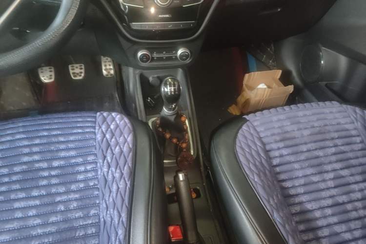 Used Haval H1 2017 Blue Label 1.5L Manual Luxury Model Gear Lever