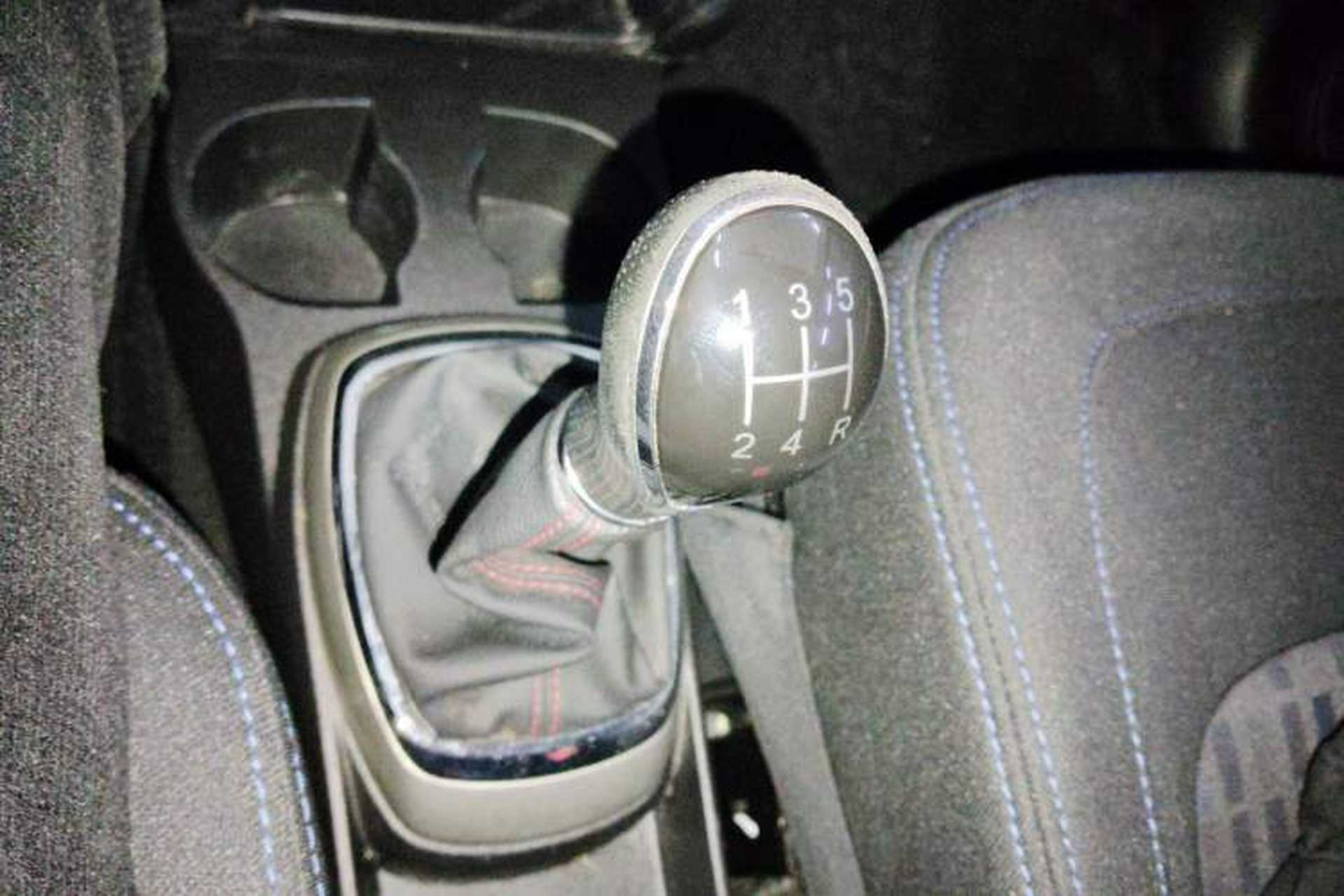 Used Haval H1 2017 Red-Label 1.5L Manual Comfort Model Gear Lever