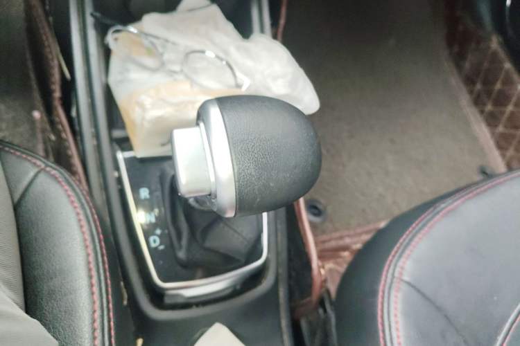 Used Haval H1 2017 Blue-Label 1.5L AMT Luxury Model Gear Lever
