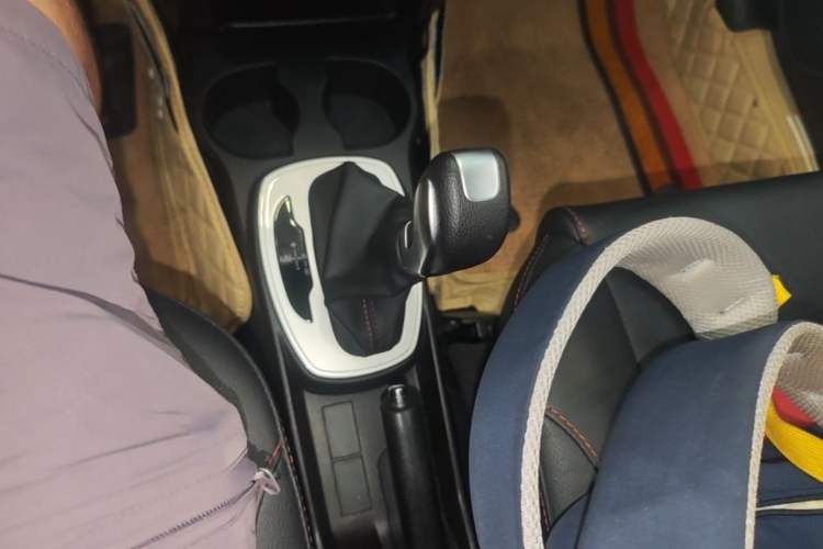 Used Haval H1 2017 Red-Label 1.5L AMT Luxury Model Gear Lever