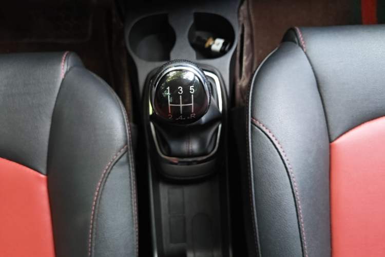 Used Haval H1 2017 Red Label 1.5L Manual Luxury Model Gear Lever