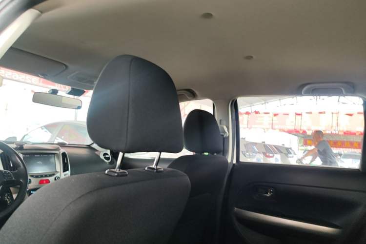 Used Haval H1 2017 Red-Label 1.5L Manual Comfort Model Headliner