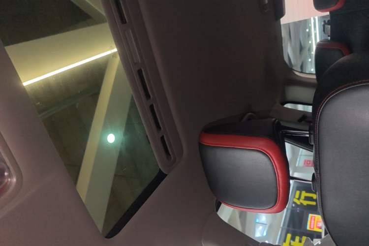 Used Haval H1 2017 Red-Label 1.5L AMT Luxury Model Headliner