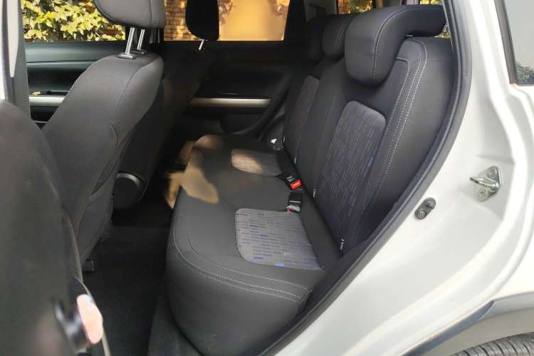 Used Haval H1 2017 Red-Label 1.5L AMT Comfort Model Interior 1
